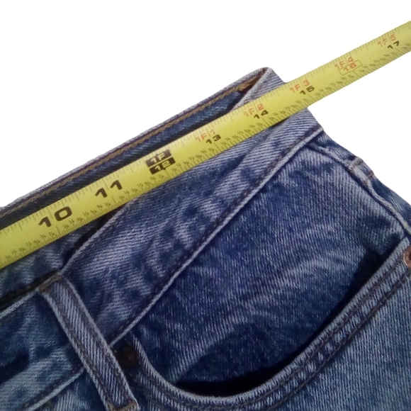 Levi's Women's Blue Butterfly Jeans with Vintage Distressing Size 27 - Picture 3 of 6